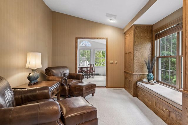 1724 Donegal Drive, Woodbury, MN 55125