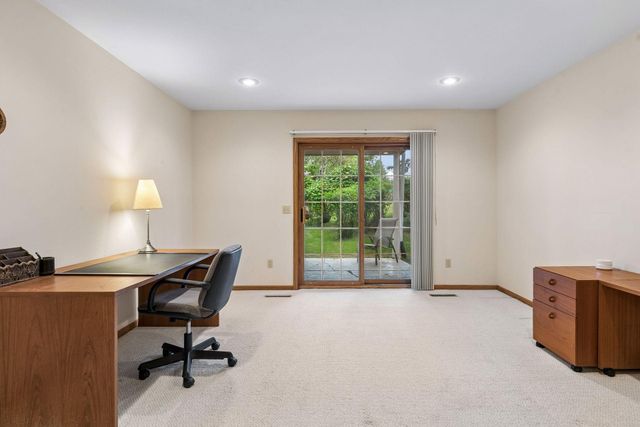 1724 Donegal Drive, Woodbury, MN 55125