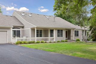 1724 Donegal Drive, Woodbury, MN 55125