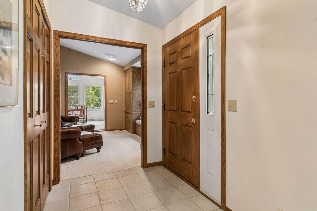 1724 Donegal Drive, Woodbury, MN 55125 — photo 4