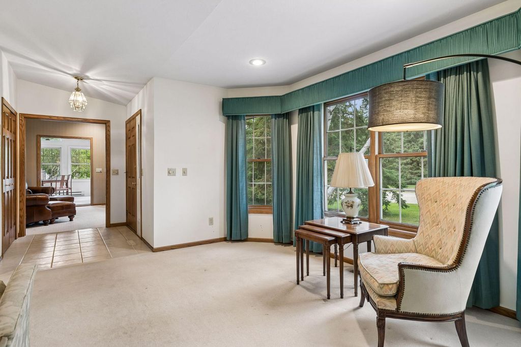 1724 Donegal Drive, Woodbury, MN 55125 — photo 5