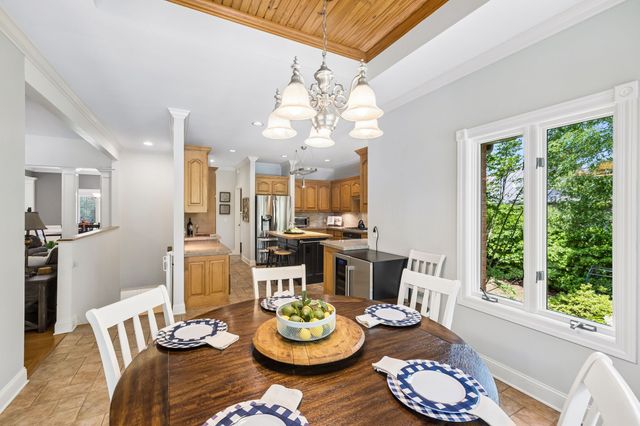 353 Waters Edge Dr, Estill Springs, TN 37330