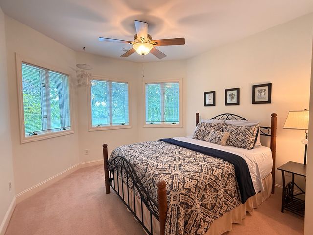 353 Waters Edge Dr, Estill Springs, TN 37330
