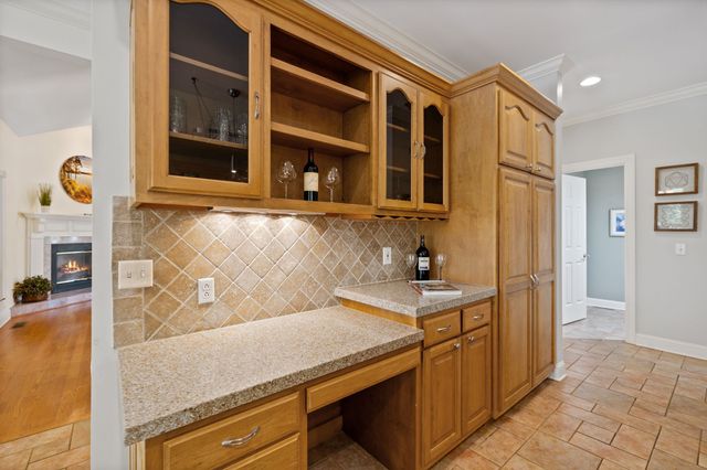 353 Waters Edge Dr, Estill Springs, TN 37330