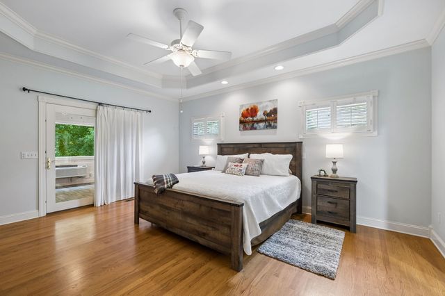 353 Waters Edge Dr, Estill Springs, TN 37330
