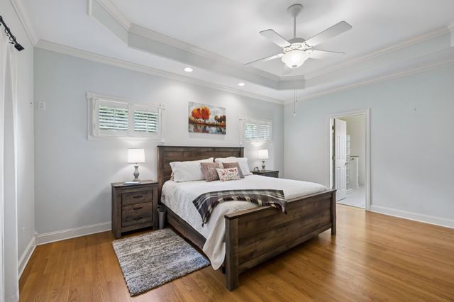 353 Waters Edge Dr, Estill Springs, TN 37330