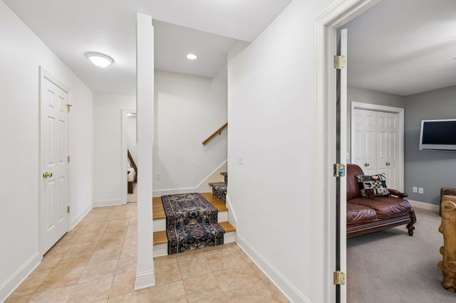 353 Waters Edge Dr, Estill Springs, TN 37330