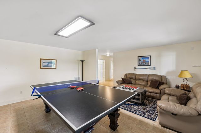 353 Waters Edge Dr, Estill Springs, TN 37330