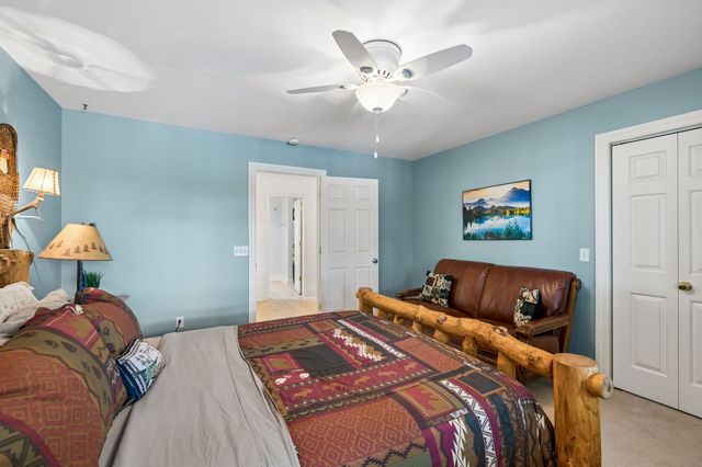 353 Waters Edge Dr, Estill Springs, TN 37330