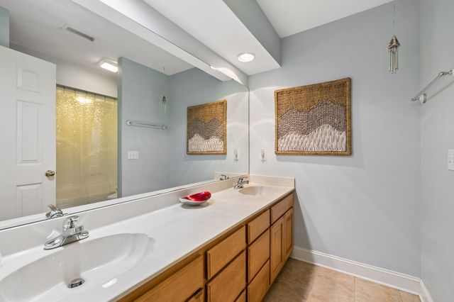 353 Waters Edge Dr, Estill Springs, TN 37330