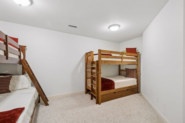 353 Waters Edge Dr, Estill Springs, TN 37330