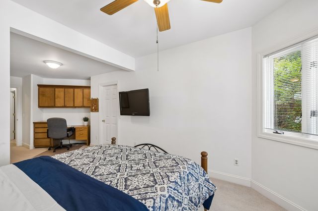 353 Waters Edge Dr, Estill Springs, TN 37330