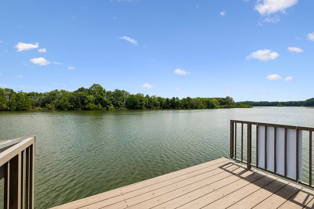 353 Waters Edge Dr, Estill Springs, TN 37330