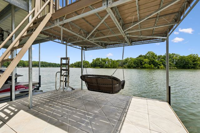 353 Waters Edge Dr, Estill Springs, TN 37330