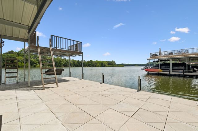 353 Waters Edge Dr, Estill Springs, TN 37330