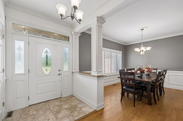 353 Waters Edge Dr, Estill Springs, TN 37330