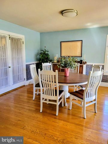 835 W KING ST, Shippensburg, PA 17257