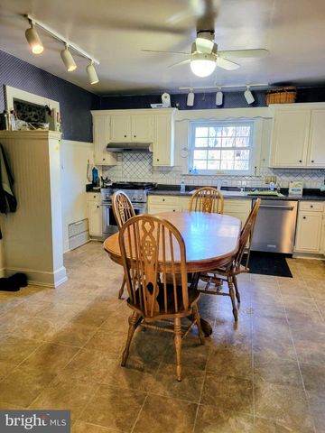 835 W KING ST, Shippensburg, PA 17257