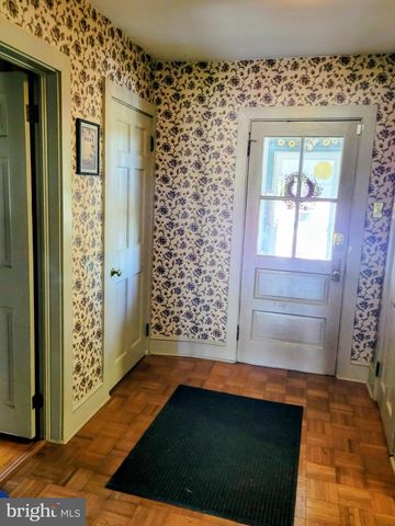 835 W KING ST, Shippensburg, PA 17257