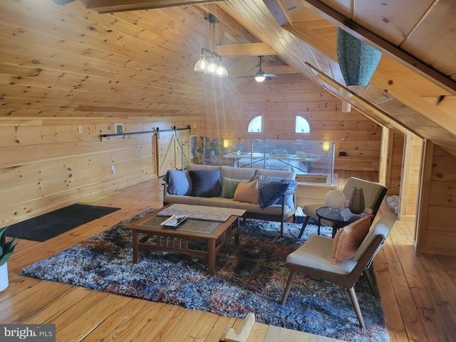 835 W KING ST, Shippensburg, PA 17257