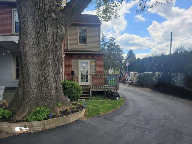 835 W KING ST, Shippensburg, PA 17257
