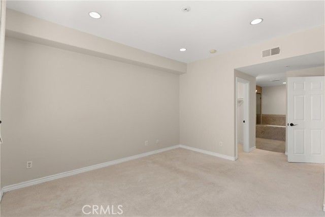 2243 Martin 217, Irvine, CA 92612