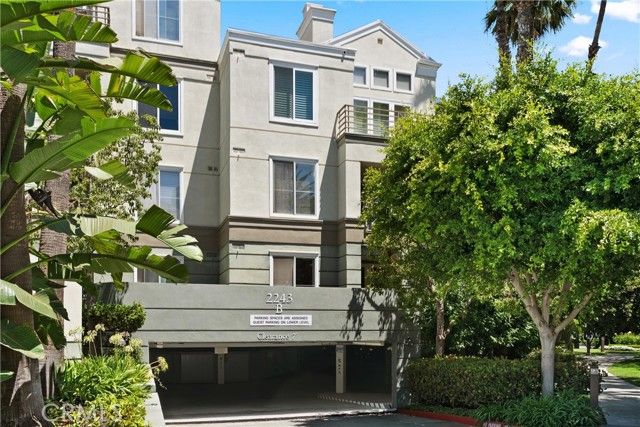 2243 Martin 217, Irvine, CA 92612