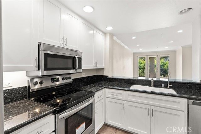 2243 Martin 217, Irvine, CA 92612