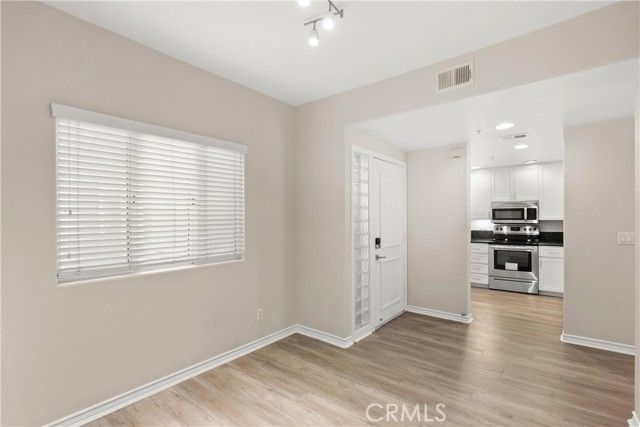 2243 Martin 217, Irvine, CA 92612