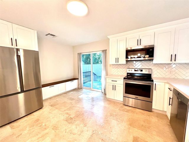 23 Dellforest Court, The Woodlands, TX 77381
