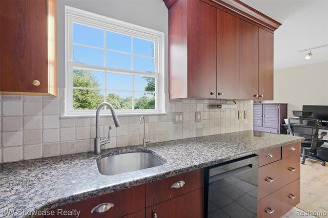 1522 Maryland Club Drive, Royal Oak, MI 48067