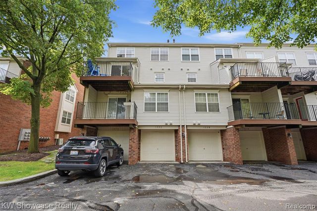 1522 Maryland Club Drive, Royal Oak, MI 48067