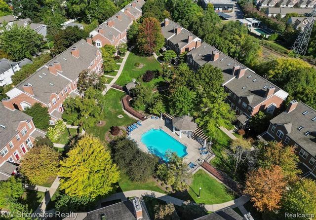 1522 Maryland Club Drive, Royal Oak, MI 48067