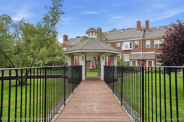 1522 Maryland Club Drive, Royal Oak, MI 48067