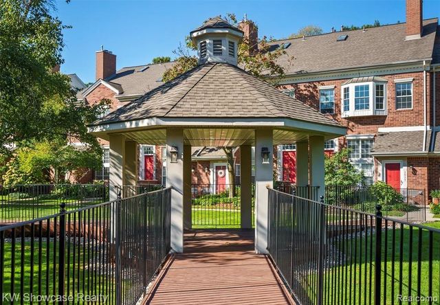 1522 Maryland Club Drive, Royal Oak, MI 48067