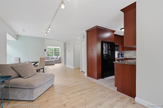 1522 Maryland Club Drive, Royal Oak, MI 48067