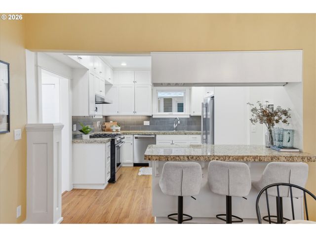 3147 Se TIBBETTS St, Portland, OR 97202