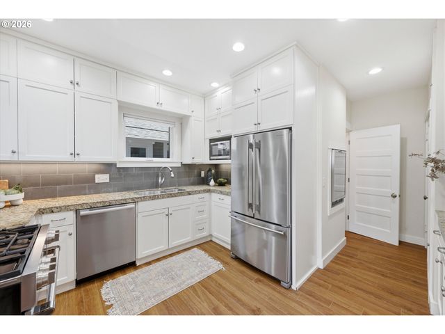 3147 Se TIBBETTS St, Portland, OR 97202
