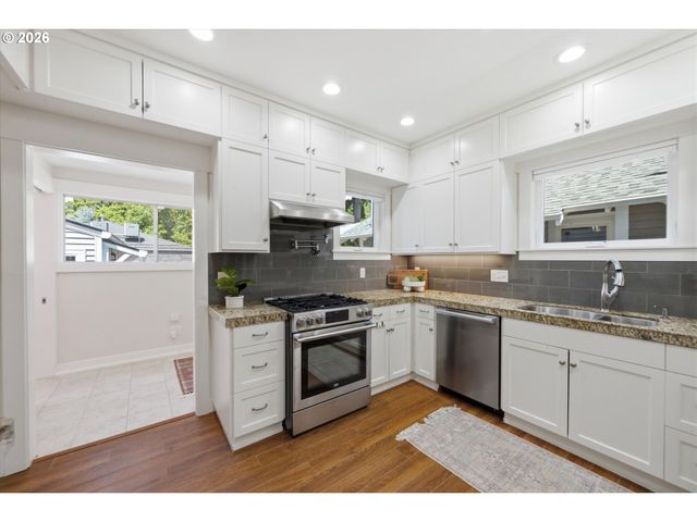 3147 Se TIBBETTS St, Portland, OR 97202