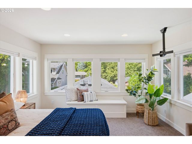 3147 Se TIBBETTS St, Portland, OR 97202