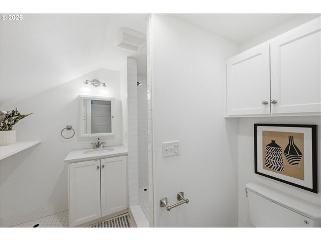3147 Se TIBBETTS St, Portland, OR 97202