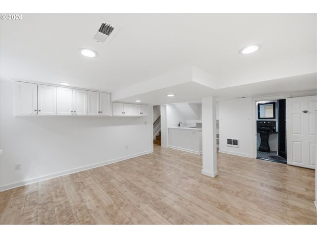 3147 Se TIBBETTS St, Portland, OR 97202