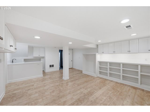 3147 Se TIBBETTS St, Portland, OR 97202