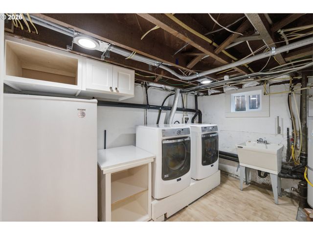 3147 Se TIBBETTS St, Portland, OR 97202
