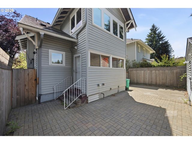3147 Se TIBBETTS St, Portland, OR 97202