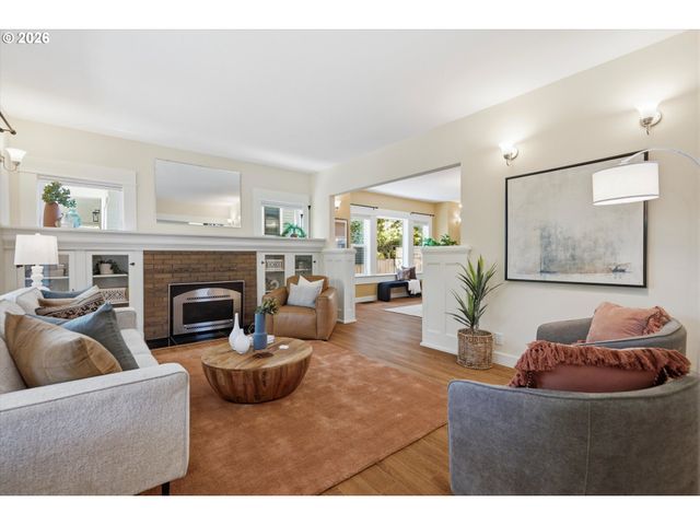 3147 Se TIBBETTS St, Portland, OR 97202