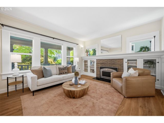 3147 Se TIBBETTS St, Portland, OR 97202