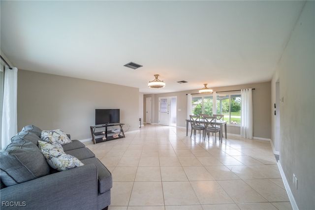 118 SW 59th ST, Cape Coral, FL 33914