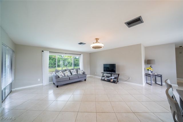 118 SW 59th ST, Cape Coral, FL 33914