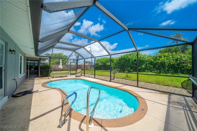 118 SW 59th ST, Cape Coral, FL 33914